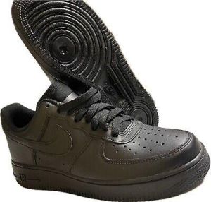 Size 7.5 - Nike Air Force 1 '07 Black