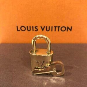 eliraz&sivan  brands מותגי אופנה נשים  Louis Vuitton PadLock Lock & Key for Bags Brass Gold Used ( Number Random )